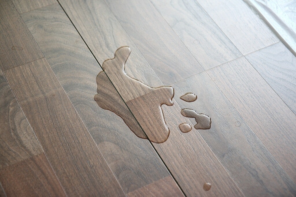 is-laminate-flooring-waterproof