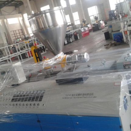 CONICAL DOUBLE SCEW PVCWPC EXTRUDER x