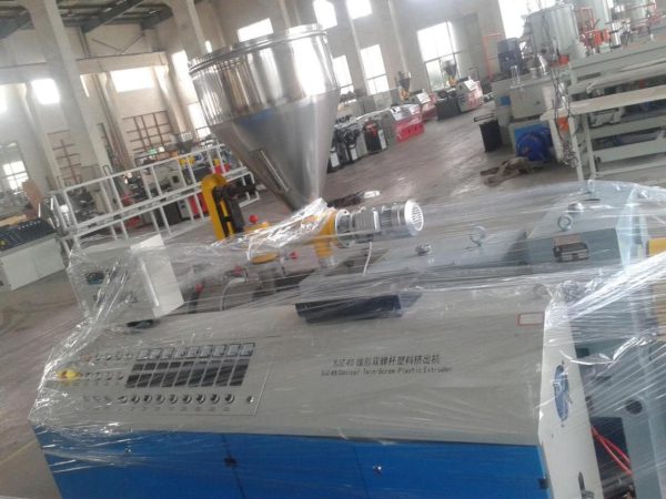 CONICAL DOUBLE SCEW PVCWPC EXTRUDER